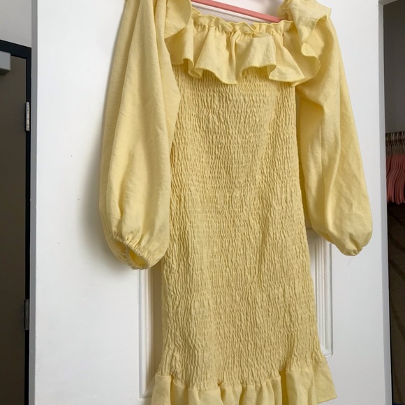 Mellow Yellow Off-Shoulder Bishop Sleeve Ruffle Hem Shirred Bardot Dress size(L) - Picture 7 of 7
